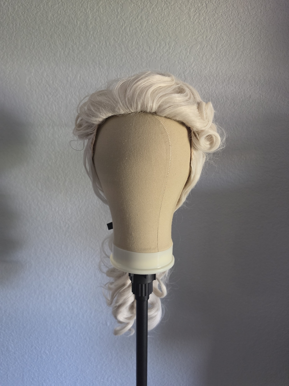 Mens Judge Colonial Wig with Glasses Long Blonde Powdered Wavy Wig Costume - Picture 9 of 13